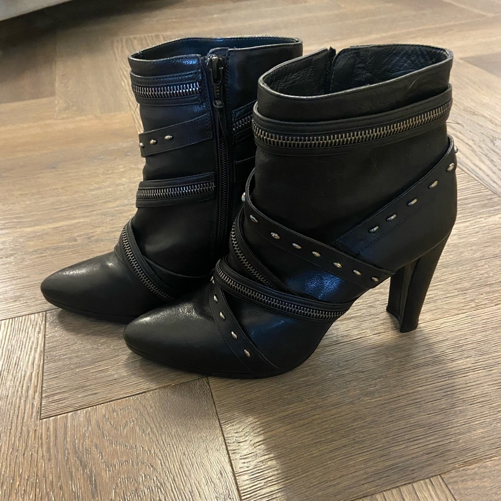 Stuart Weitzman Booties
